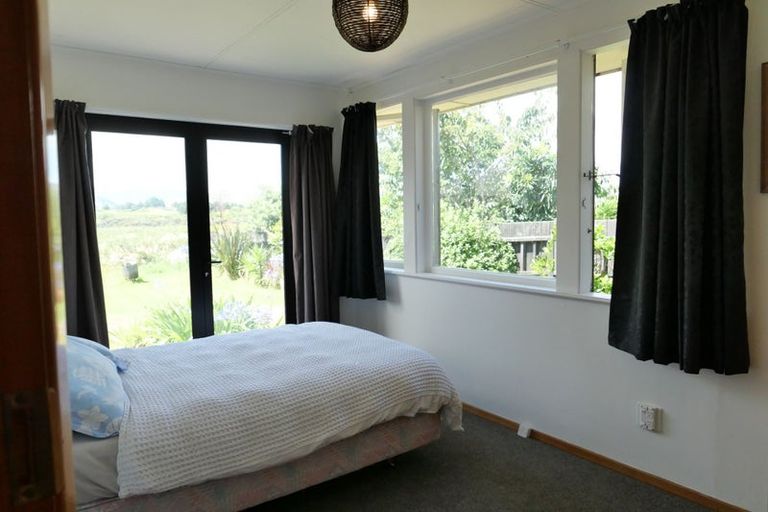 Photo of property in 48 Rutherford Drive, Waikanae Beach, Waikanae, 5036