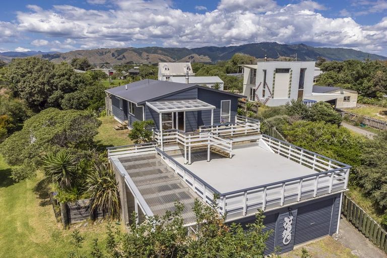 Photo of property in 42 Rodney Avenue, Te Horo Beach, Otaki, 5581