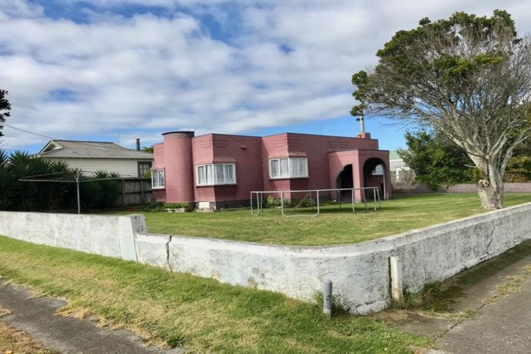 Photo of property in 72 Leslie Street, Waitara, 4320
