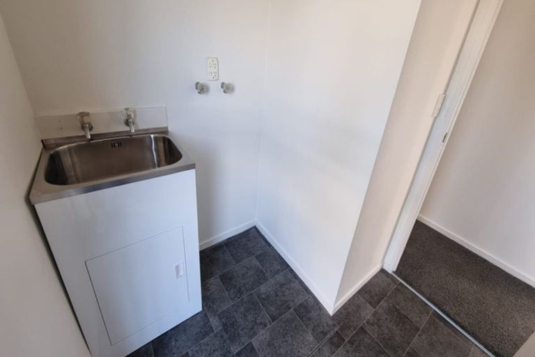 Photo of property in 1/5 Hatherley Place, Clendon Park, Auckland, 2103