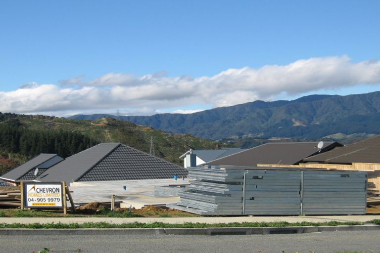 Photo of property in 121 Kirton Drive, Riverstone Terraces, Upper Hutt, 5018