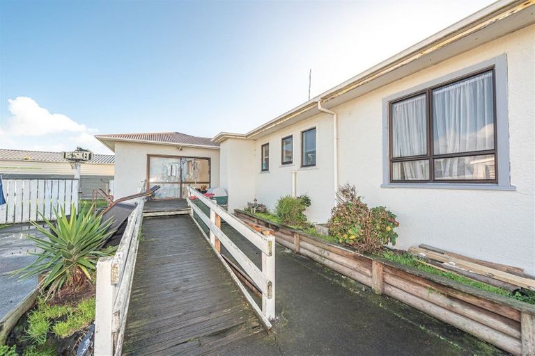 Photo of property in 15 Polson Street, Castlecliff, Whanganui, 4501