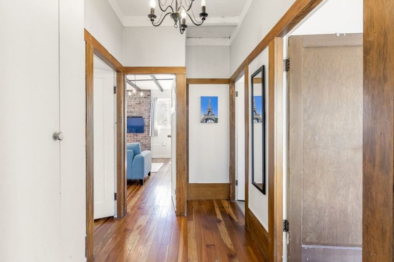 Photo of property in 2/22 Clayburn Road, Glen Eden, Auckland, 0602