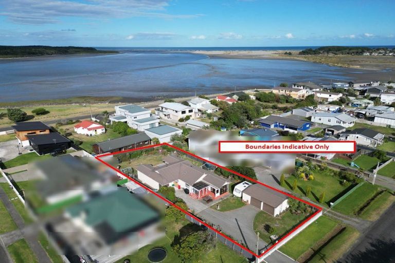 Photo of property in 22 Shortt Street, Foxton Beach, Foxton, 4815