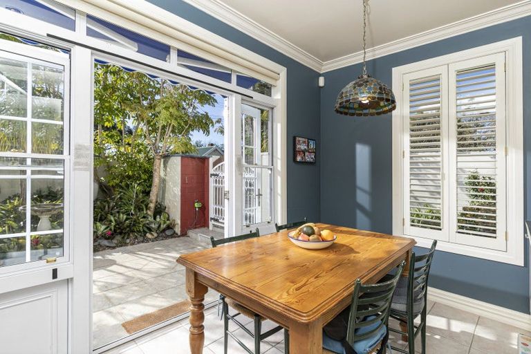 Photo of property in 43 Stanley Point Road, Stanley Point, Auckland, 0624