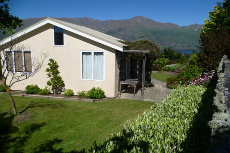 Photo of property in 9 Mulberry Lane, Wanaka, 9305