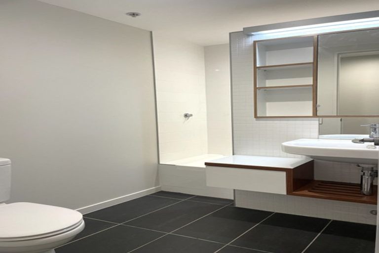 Photo of property in Piermont Apartments, 5c/82 Cable Street, Te Aro, Wellington, 6011