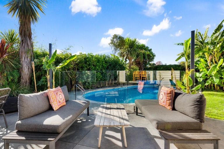 Photo of property in 57a Church Road, Taradale, Napier, 4112