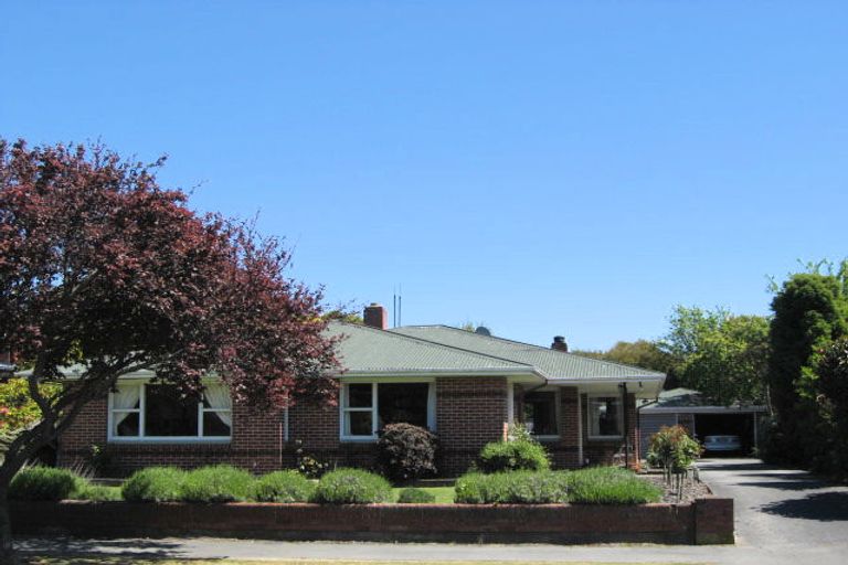 Photo of property in 9 Oakfield Street, Burnside, Christchurch, 8053