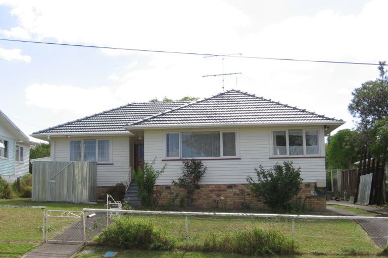 Photo of property in 12 Japonica Drive, Beach Haven, Auckland, 0626