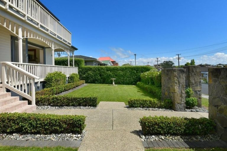 Photo of property in 6 Melandra Road, Stanmore Bay, Whangaparaoa, 0932