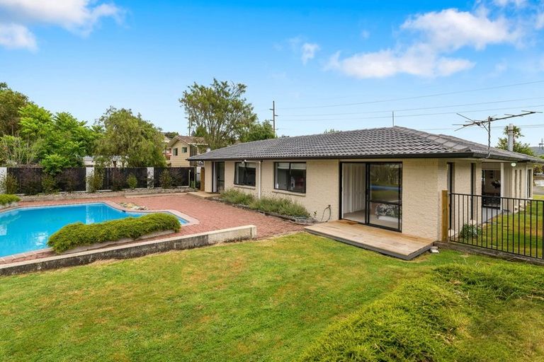 Photo of property in 15 Carter Drive, Pomare, Rotorua, 3015