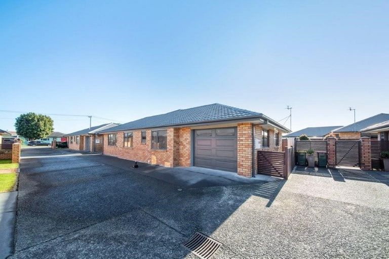 Photo of property in 16a Milmoe Street, Hawera, 4610