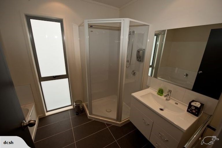 Photo of property in 16 Beach Street, Sandspit, Warkworth, 0982