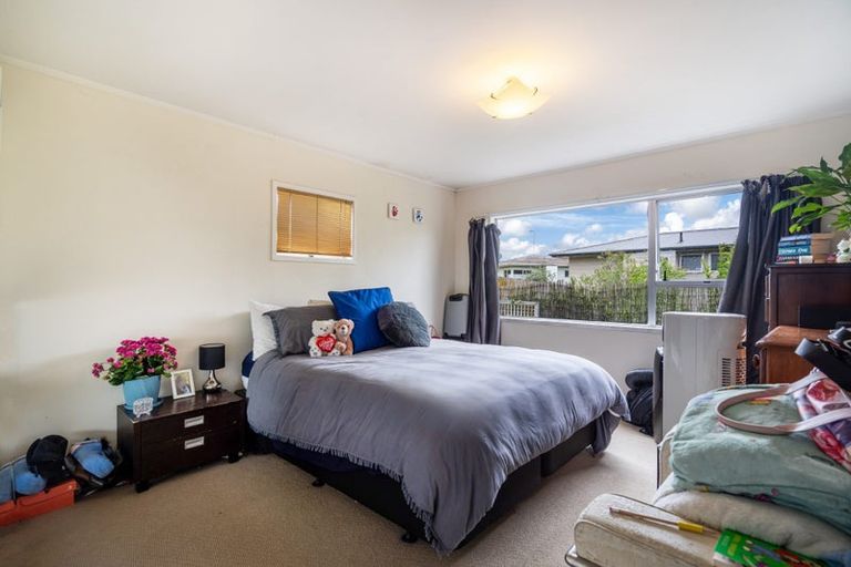 Photo of property in 13 Celeste Place, Totara Vale, Auckland, 0627