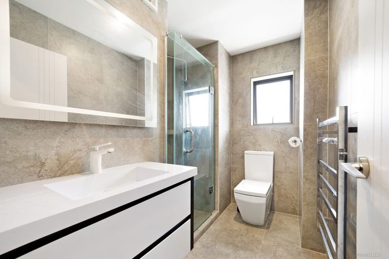 Photo of property in 18 Peony Mews, Oteha, Auckland, 0632