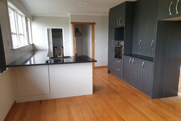 Photo of property in 9 Merchant Avenue, Te Atatu South, Auckland, 0610
