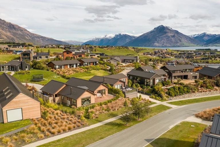 Photo of property in 8 Ellesmere Avenue, Jacks Point, Queenstown, 9371