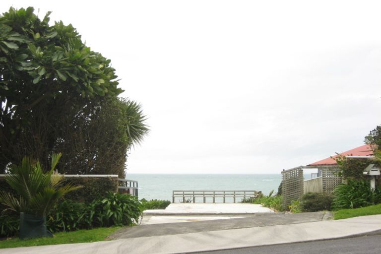 Photo of property in 69 Messenger Terrace, Oakura, 4314