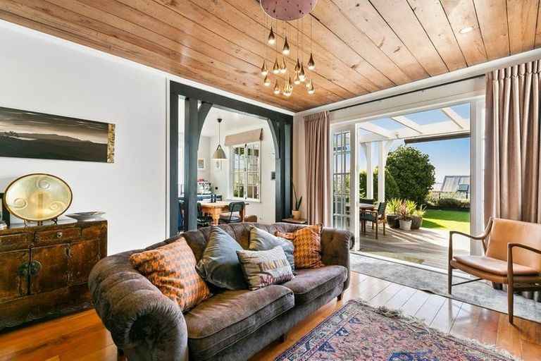 Photo of property in 43 Pirie Street, Mount Victoria, Wellington, 6011