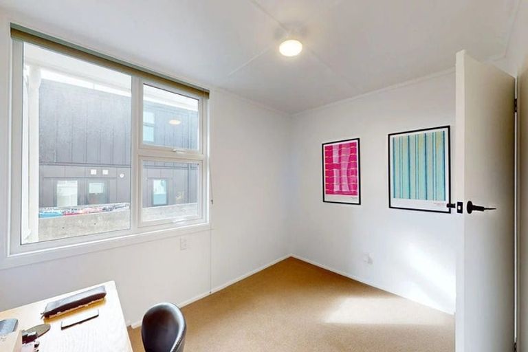 Photo of property in 132 Mitchell Street, Brooklyn, Wellington, 6021