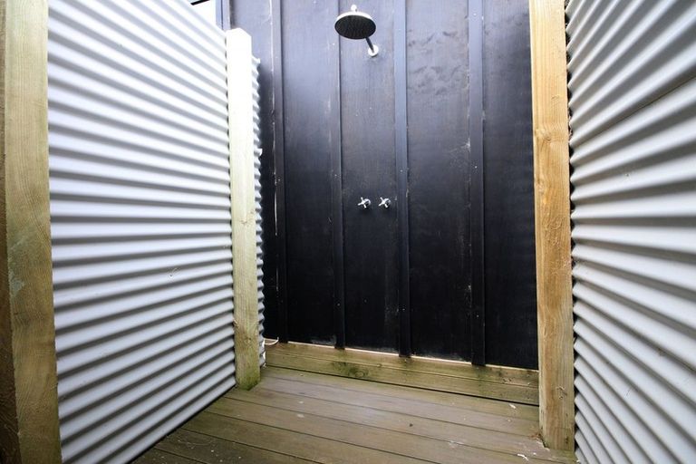 Photo of property in 84 Mair Road, Curio Bay, Tokanui, 9884