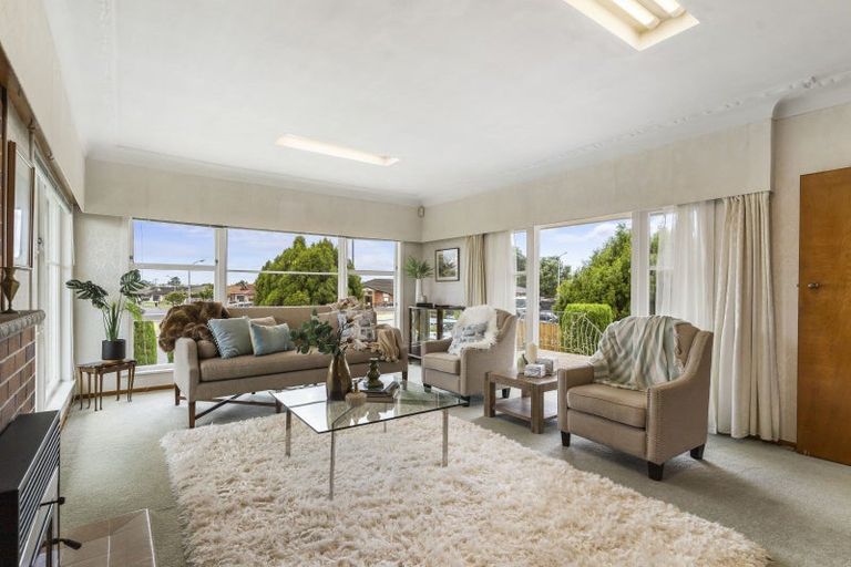 Photo of property in 100 Palmers Road, Clendon Park, Auckland, 2103