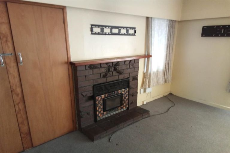 Photo of property in 23 Sutton Crescent, Papakura, 2110