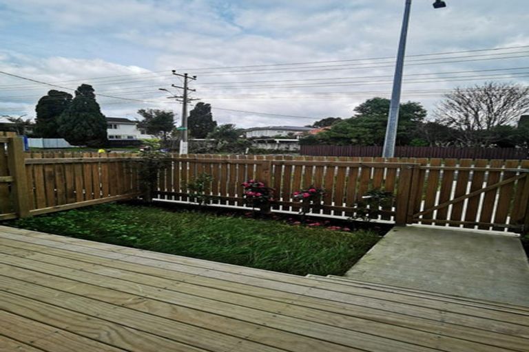 Photo of property in 150b Chivalry Road, Glenfield, Auckland, 0629