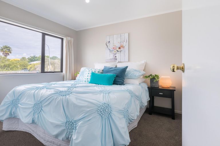 Photo of property in 105a Moire Road, West Harbour, Auckland, 0618
