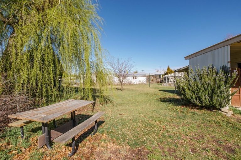 Photo of property in 19 Dunstan Street, Clyde, 9330