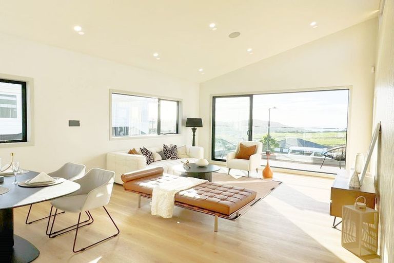 Photo of property in 62 Matangi View Drive, Orewa, 0931