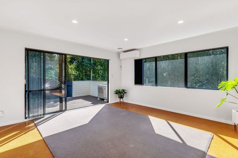 Photo of property in 3/18 Pleasant Road, Glen Eden, Auckland, 0602