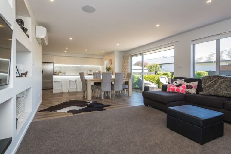 Photo of property in 77 Waratah Street, Avondale, Christchurch, 8061