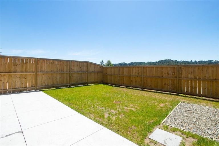 Photo of property in 42 Vincent Mcgrath Crescent, Swanson, Auckland, 0614