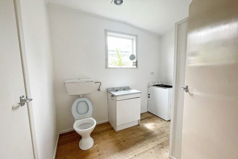 Photo of property in 31 Newhaven Terrace, Mairangi Bay, Auckland, 0630