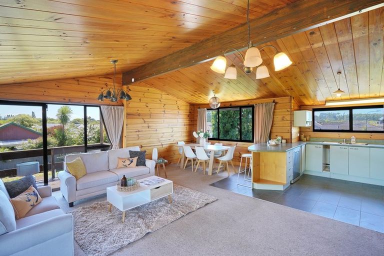 Photo of property in 8 Panckhurst Drive, Woodend, 7610