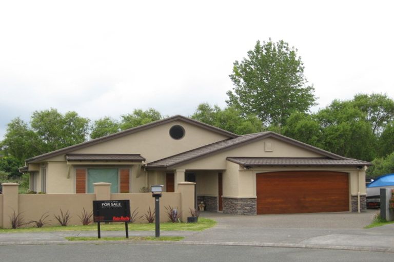 Photo of property in 18 Grassfield Place, Waimauku, 0812