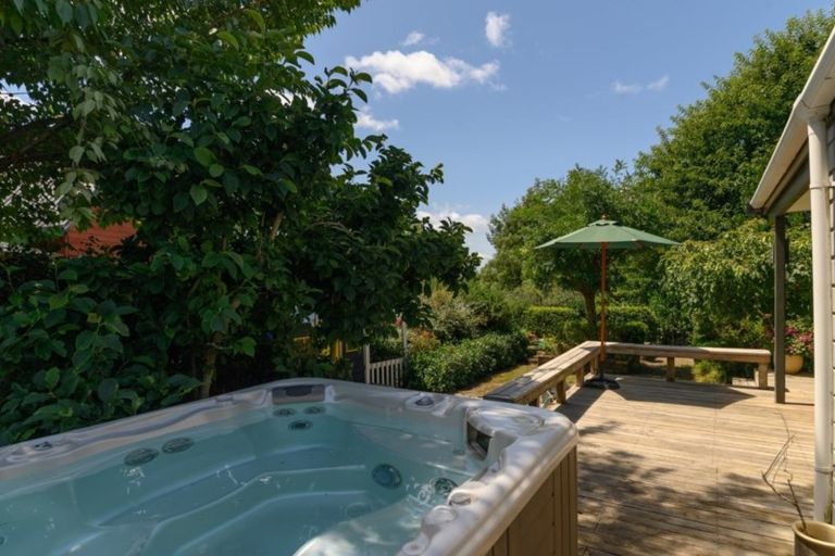 Photo of property in 55 Icarus Place, Sunnybrook, Rotorua, 3015