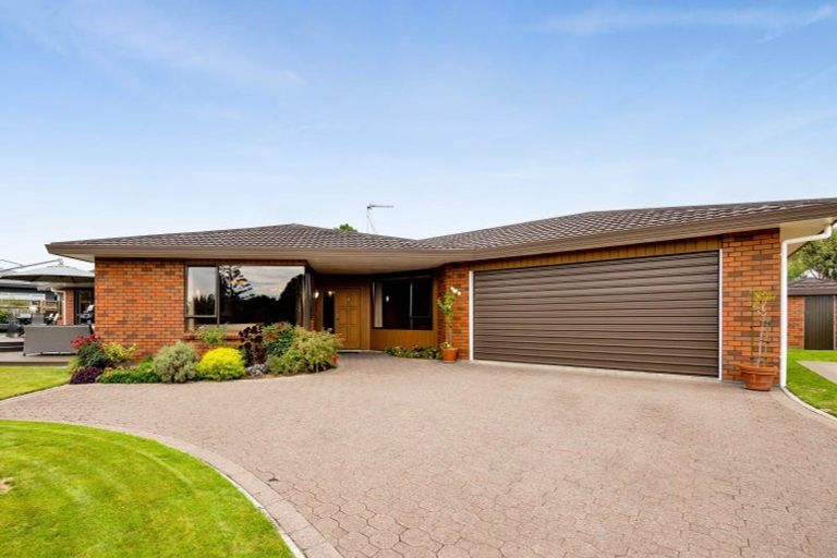 Photo of property in 3b Larsen Place, Merrilands, New Plymouth, 4312