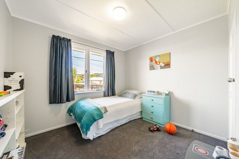 Photo of property in 20 Totara Park Road, Clouston Park, Upper Hutt, 5018