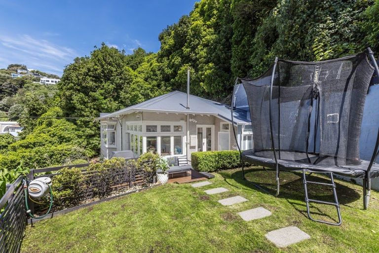 Photo of property in 96 Tio Tio Road, Seatoun, Wellington, 6022