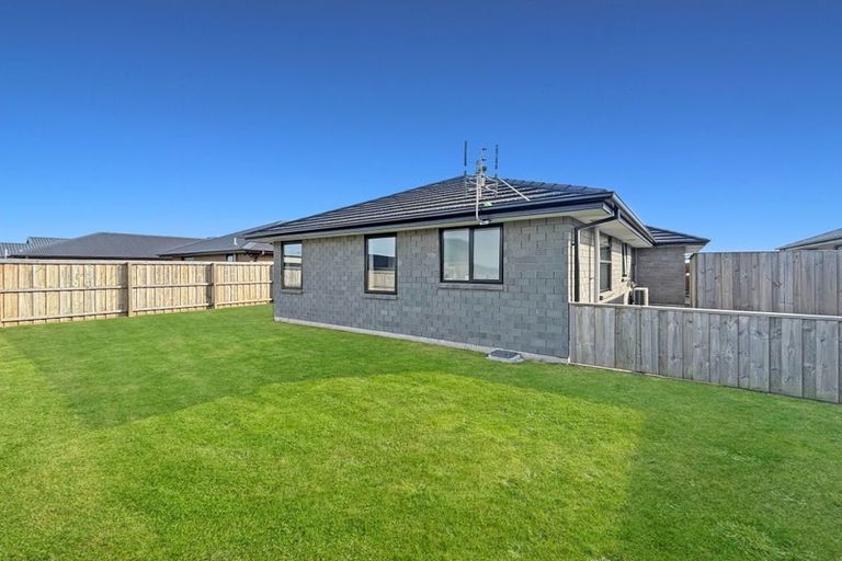 Photo of property in 92 Lady Isaac Drive, Rolleston, 7615
