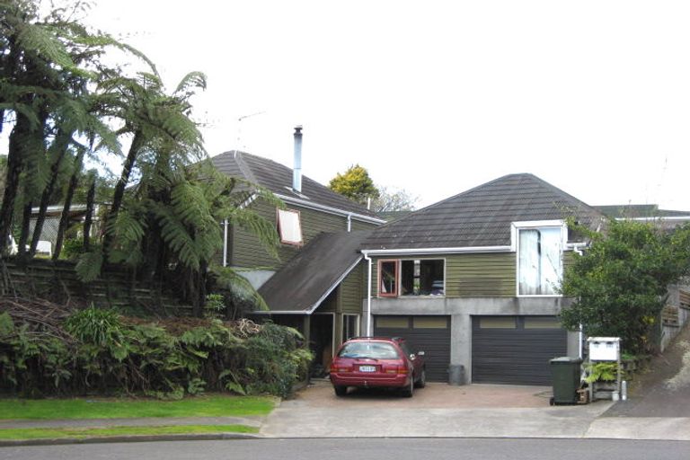 Photo of property in 16 Leatham Avenue, Strandon, New Plymouth, 4312