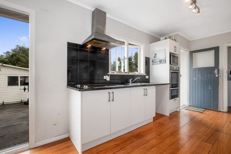 Photo of property in 10 Rollerson Street, Papakura, 2110