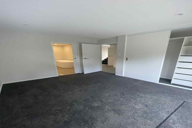 Photo of property in 5 Forsythe Place, Massey, Auckland, 0614