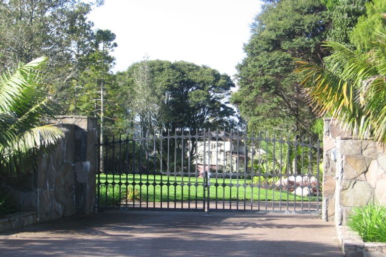 Photo of property in 104 Kauri Road, Laingholm, Auckland, 0604