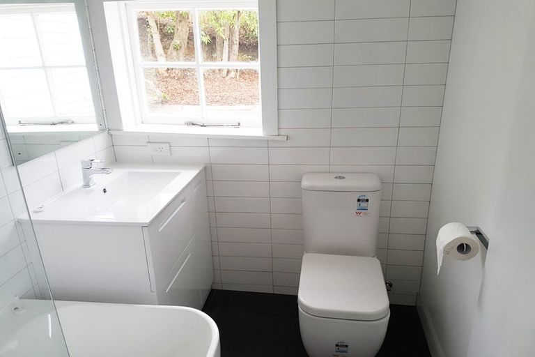 Photo of property in 7 Cornwall Road, Lyttelton, 8082