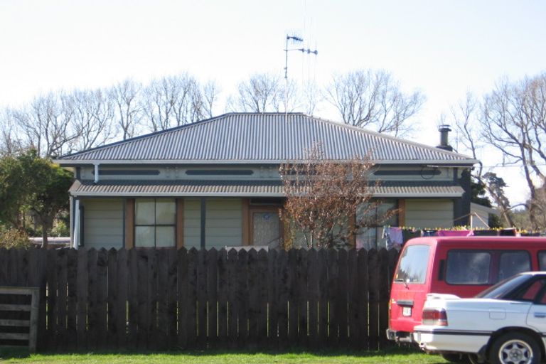 Photo of property in 79 Avenue Road, Foxton, 4814