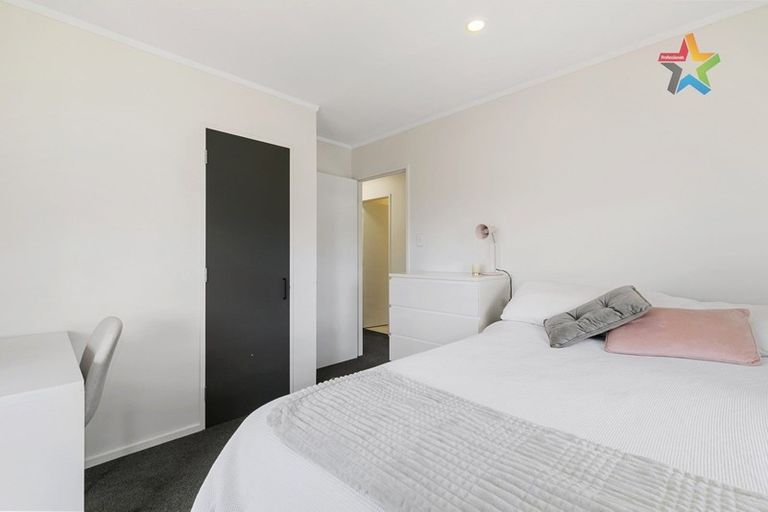 Photo of property in 136 Holborn Drive, Stokes Valley, Lower Hutt, 5019